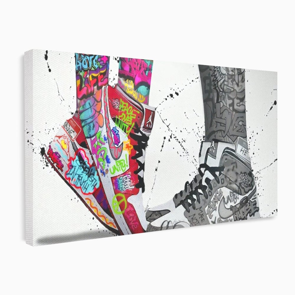 Tablou canvas cu tablou canvas cu adidasi graffiti si picioare, fara rama, pe sasiu de lemn